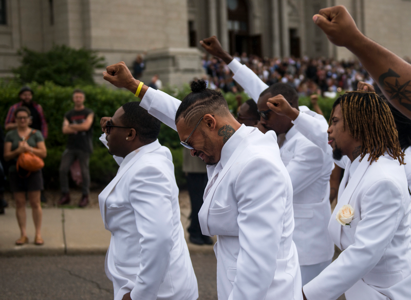 Illustration for article titled The Heartbreaking and Beautiful Images From Philando Castile's Funeral